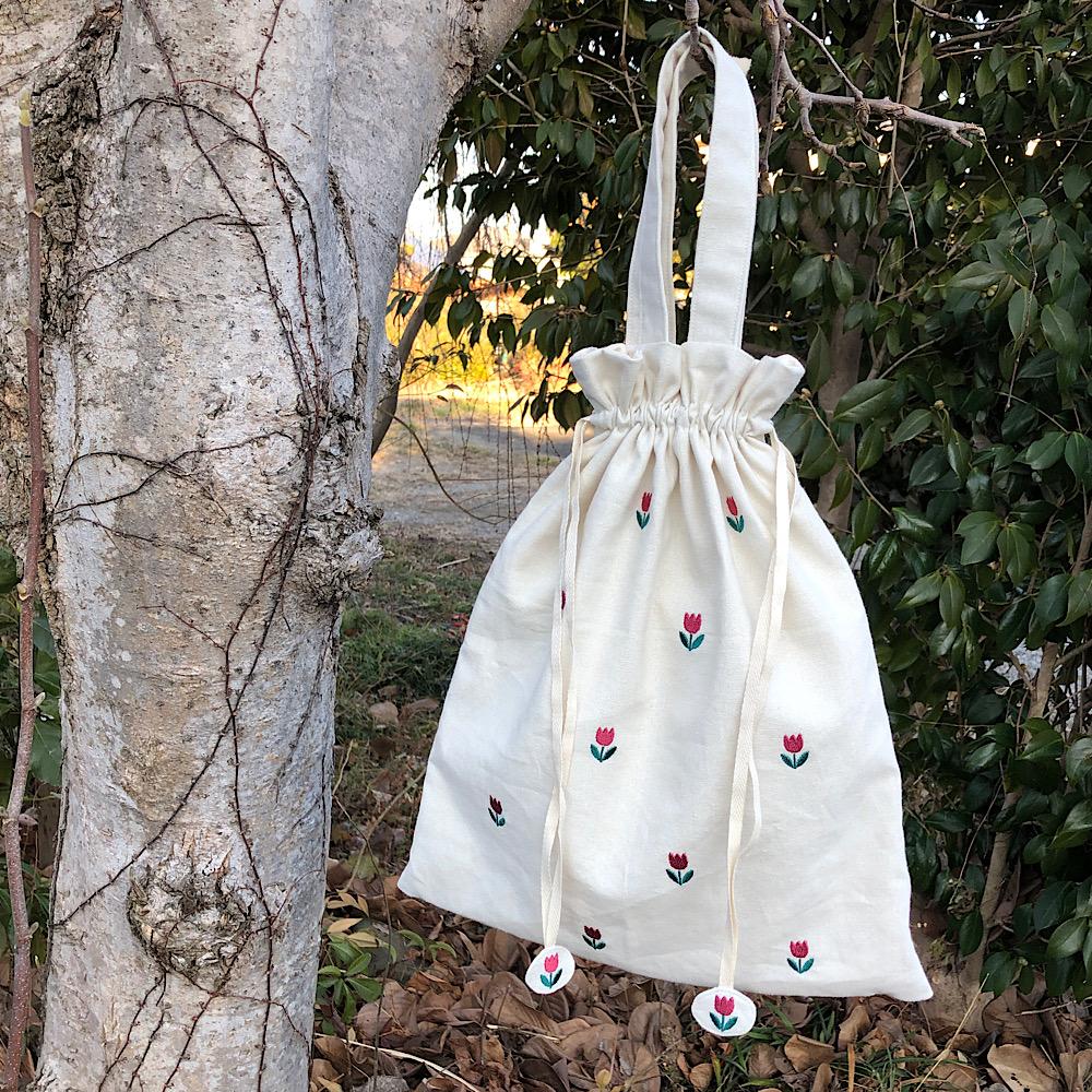 春を彩る赤いチューリップ 　お着替え袋　体操袋　名入れワッペン縫い付けサービス | 2枚目