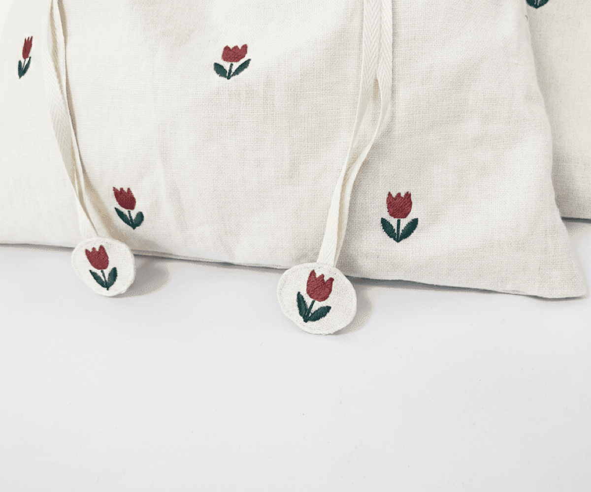春を彩る赤いチューリップ 　お着替え袋　体操袋　名入れワッペン縫い付けサービス | 5枚目
