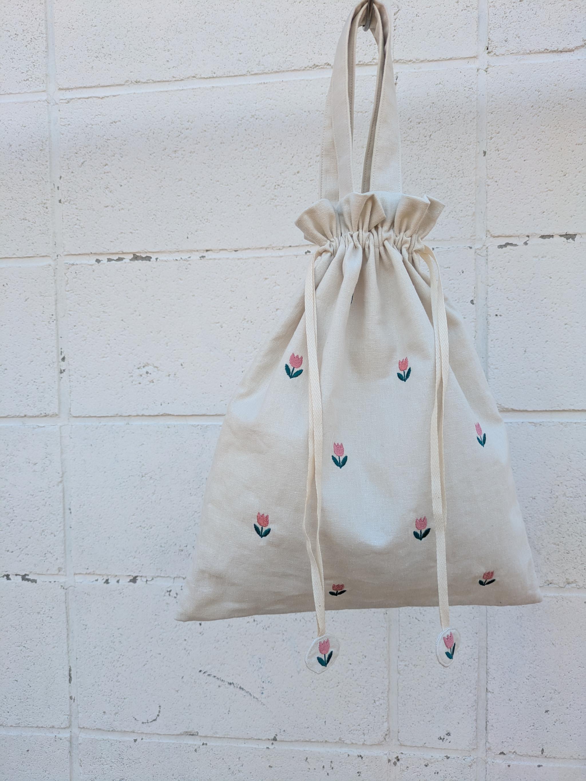 春を彩るピンクチューリップ 　お着替え袋　体操袋　名入れワッペン縫い付けサービス | 2枚目