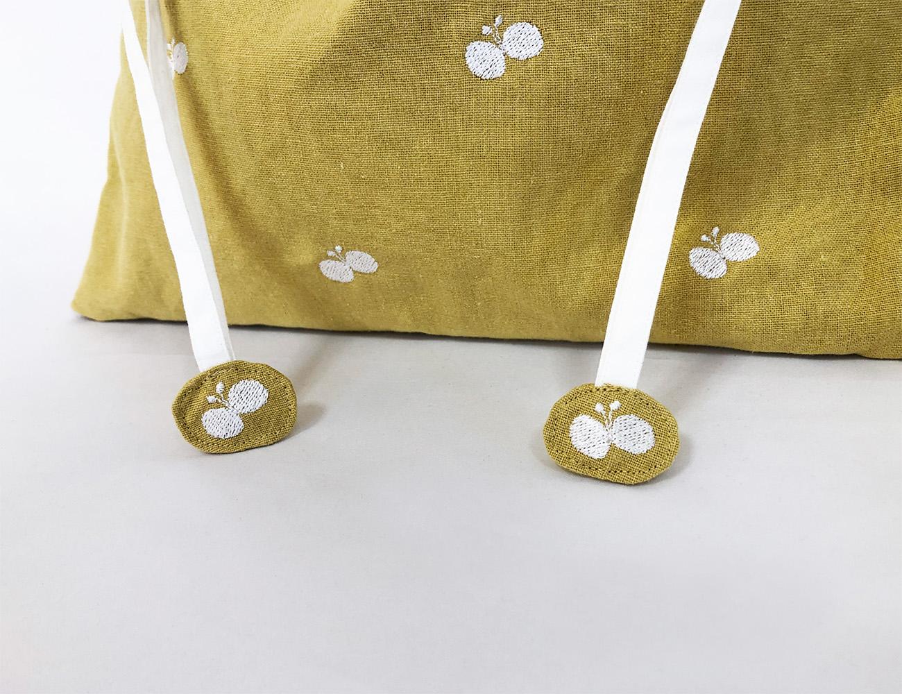 ミモザのような黄色が可愛い ちょうちょのお着替え袋　体操袋　名入れワッペン縫い付けサービス | 4枚目