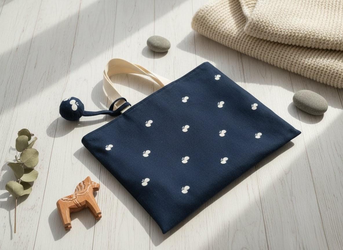 心ときめく ちょうちょの入園入学バッグ　レッスンバッグ　/ 　ネイビー　/ 　名入れチャーム